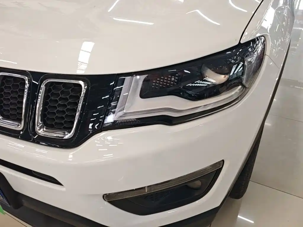 Jeep Compass — миниатюра 24