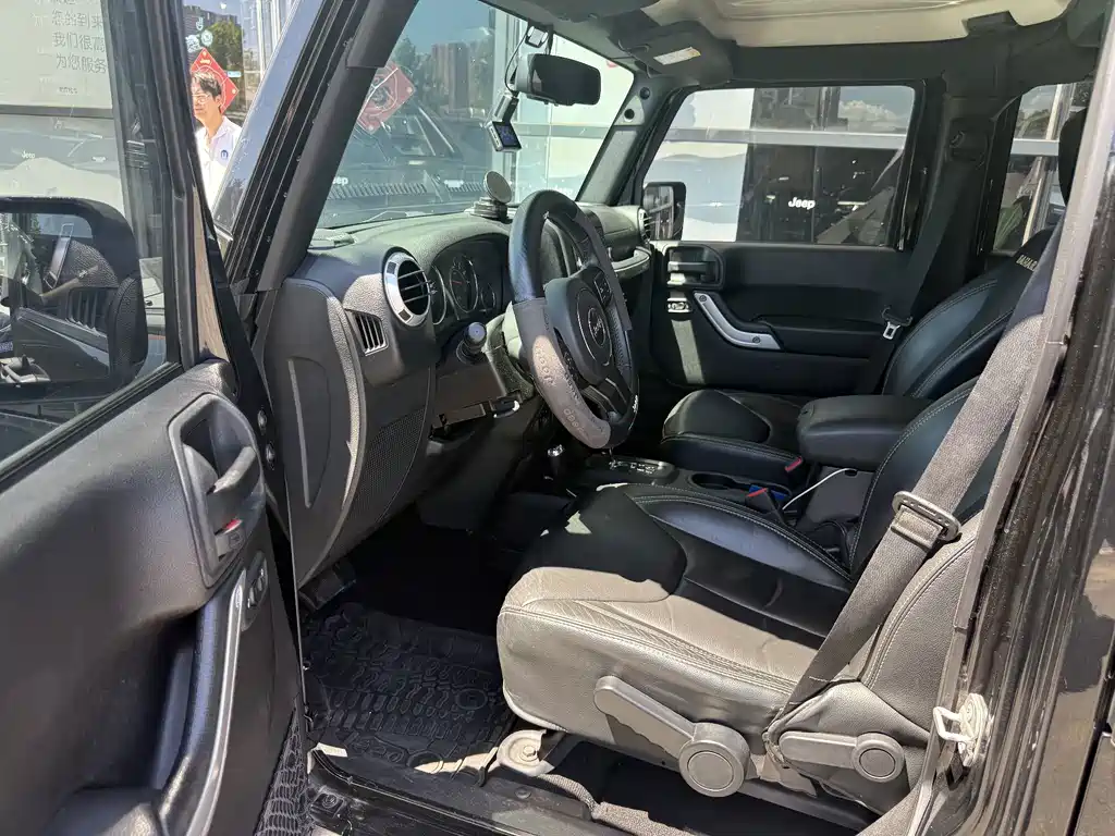 Jeep Wrangler — миниатюра 7