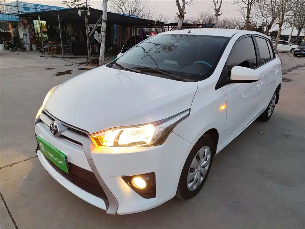 Toyota Yaris L 2015