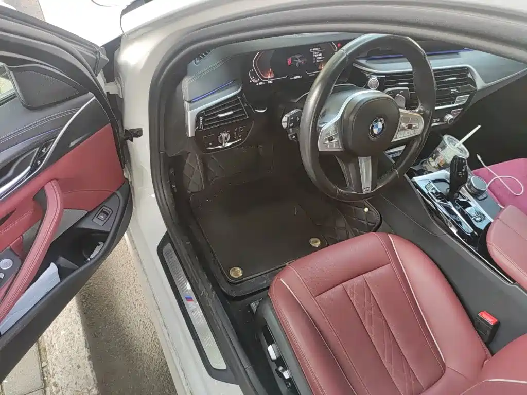 BMW 5 Series — миниатюра 17