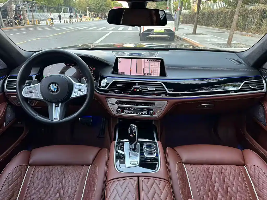 BMW 7 Series — миниатюра 20