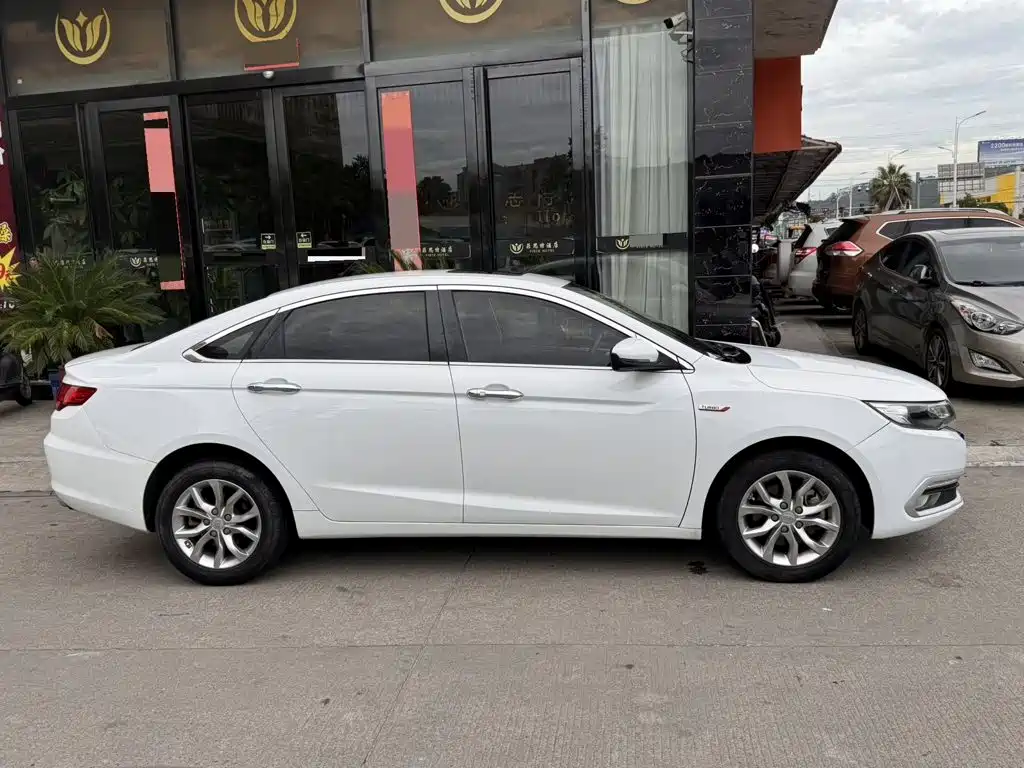 Geely Emgrand GL — миниатюра 3