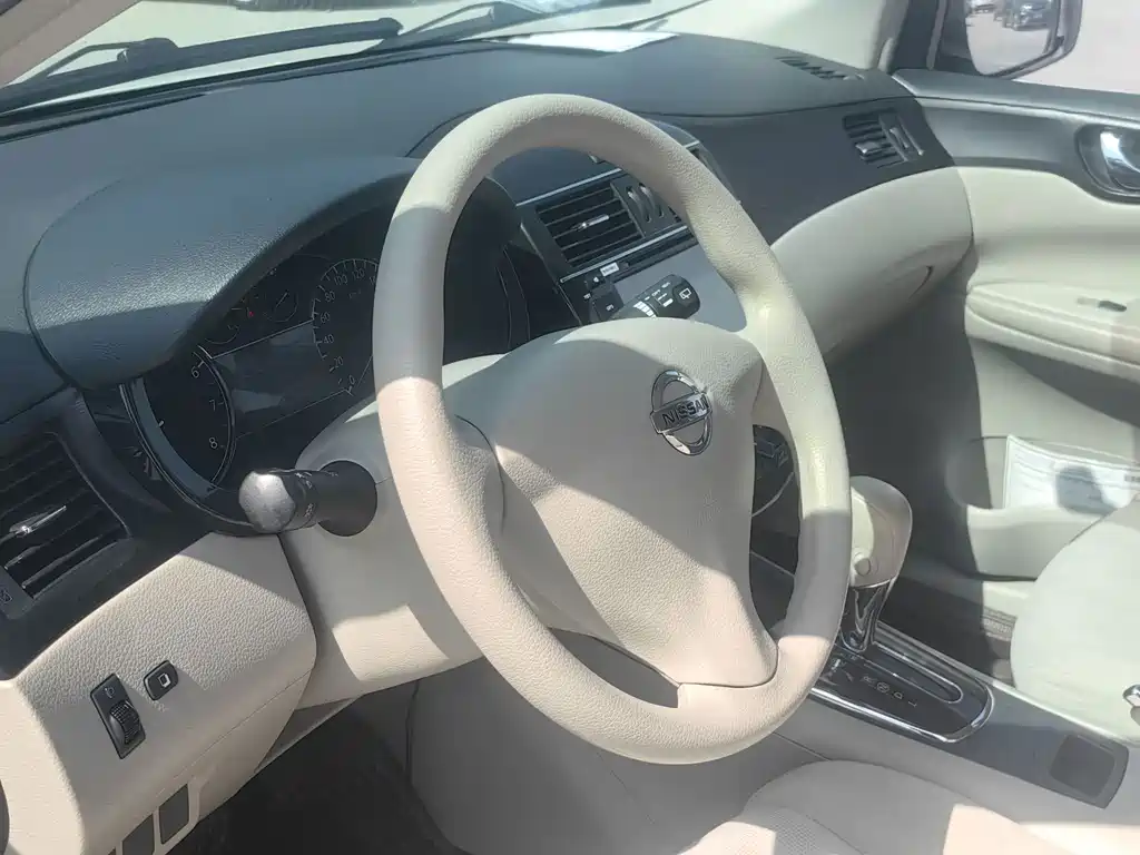 Nissan Tiida — миниатюра 6