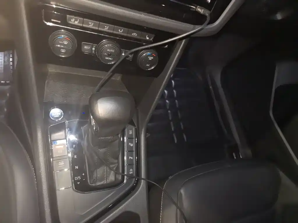 Volkswagen Tiguan L — миниатюра 10