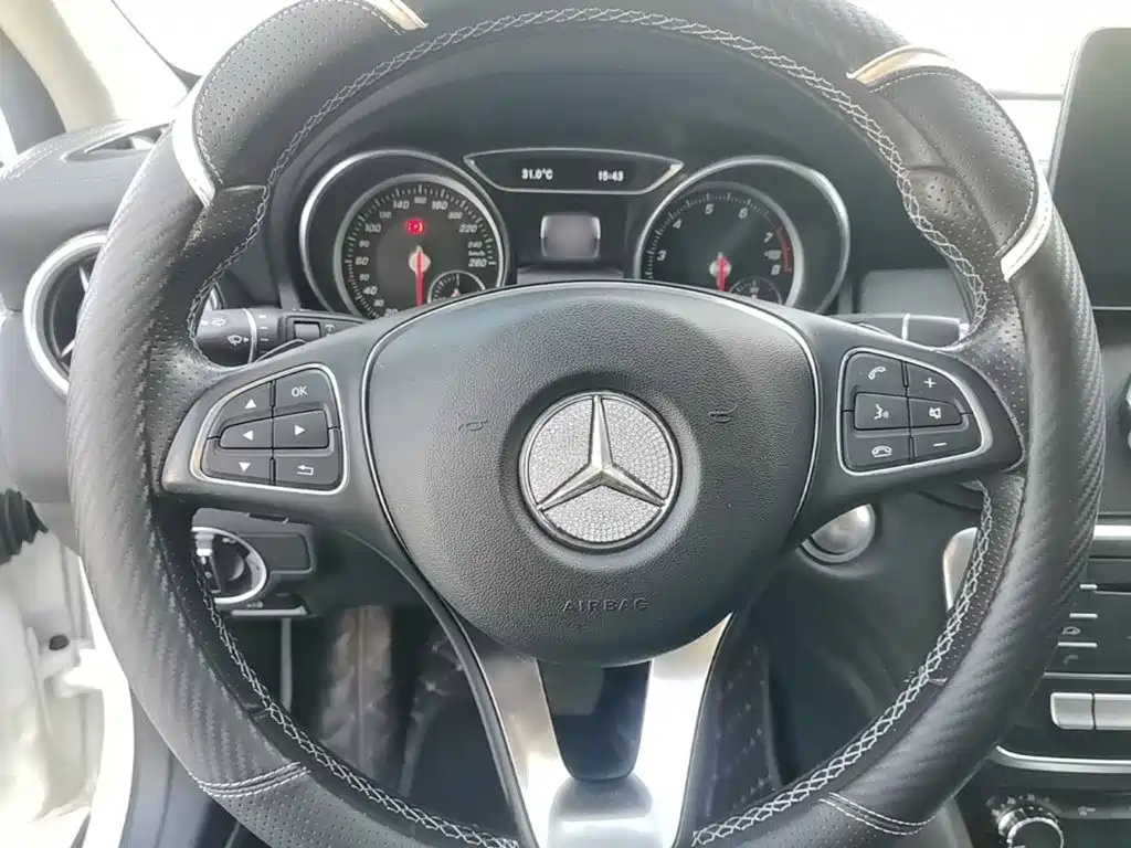 Mercedes-Benz GLA — миниатюра 11