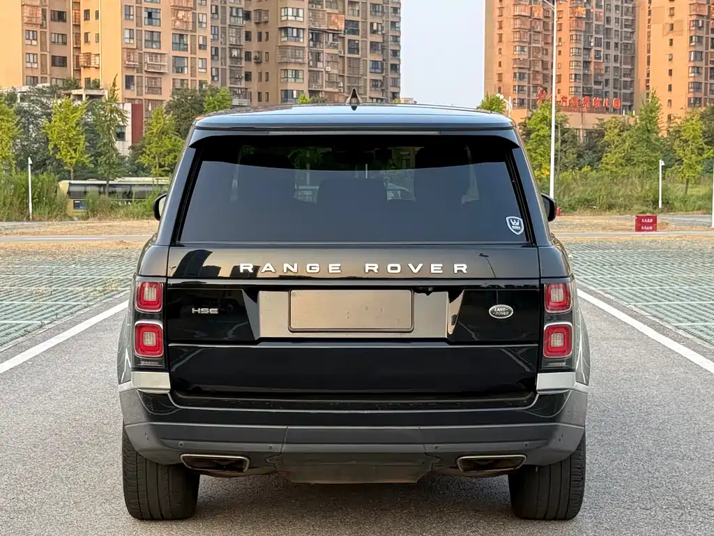 Land Rover Range Rover — миниатюра 5