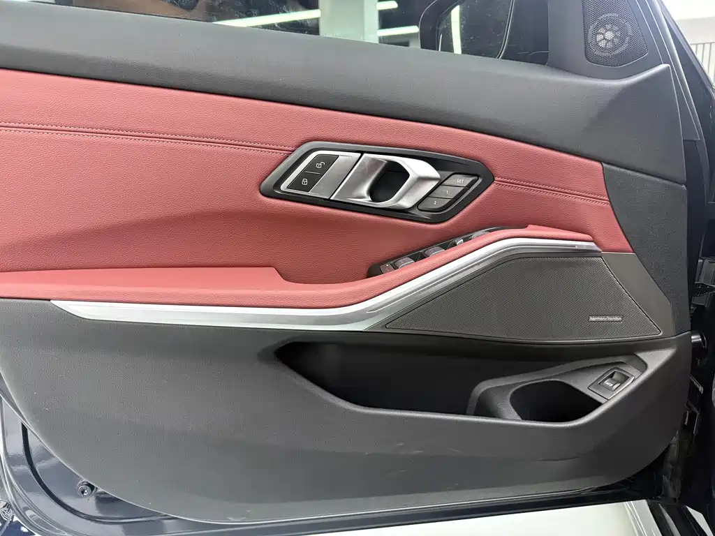 BMW 3 Series — миниатюра 4