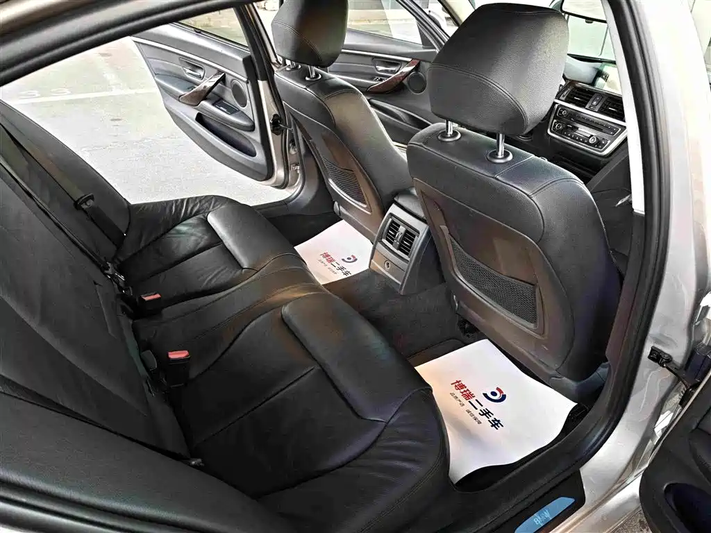 BMW 3 Series — миниатюра 11