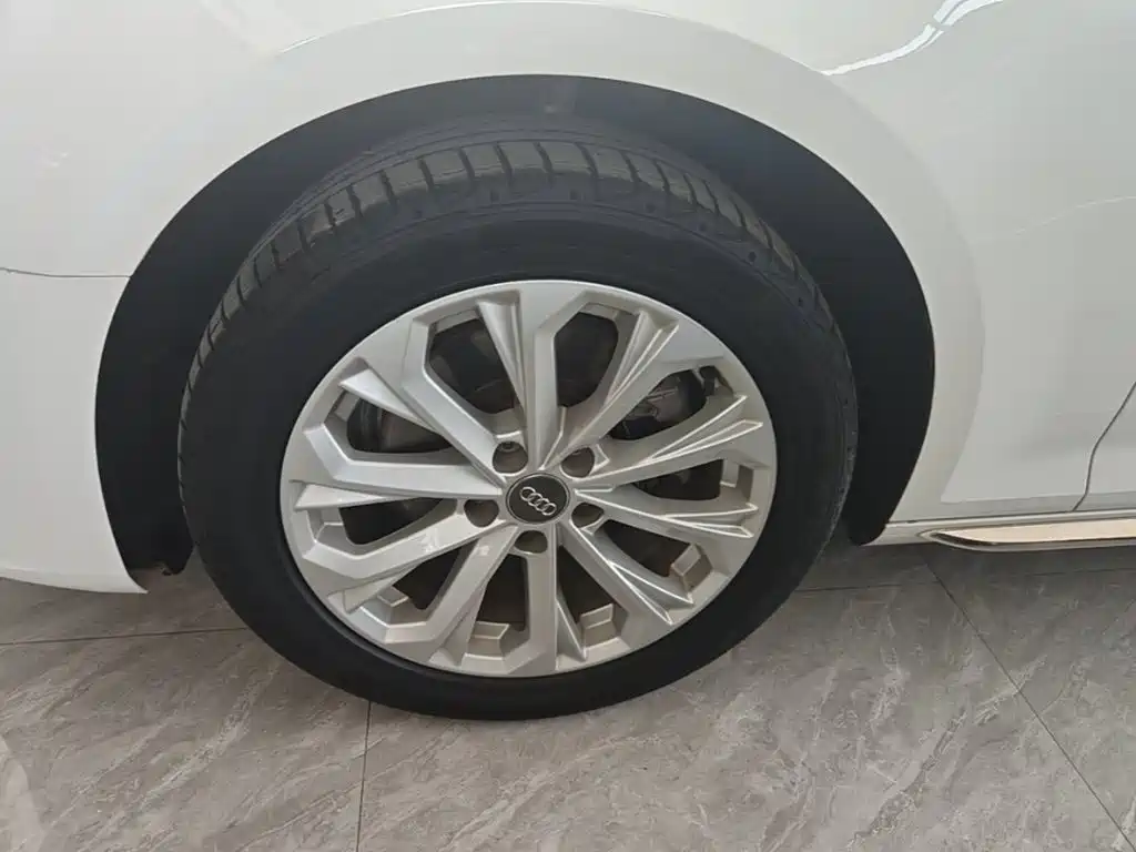 Audi A4L — миниатюра 23