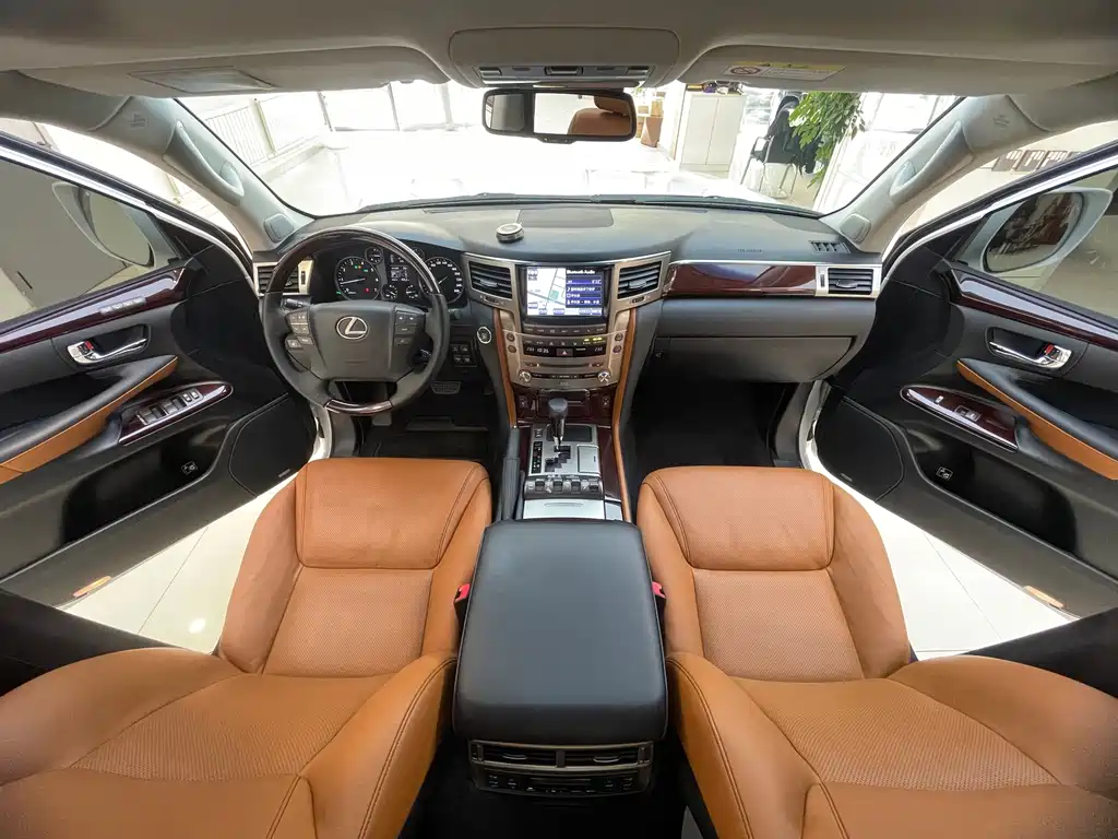 Lexus LX — миниатюра 22