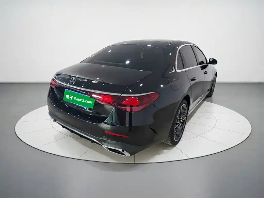 Mercedes-Benz E-Class — миниатюра 4