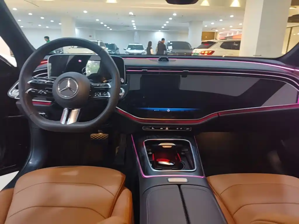 Mercedes-Benz E-Class — миниатюра 5
