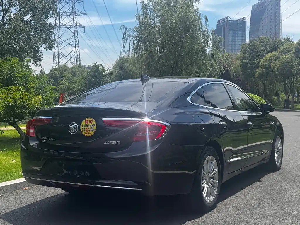 Buick LaCrosse — миниатюра 5