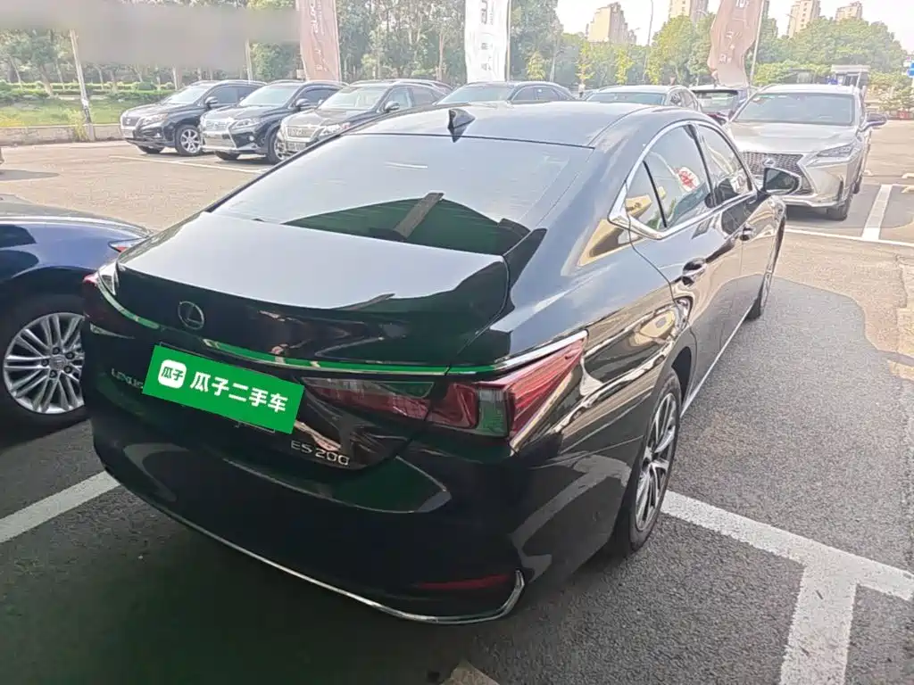 Lexus ES — миниатюра 7