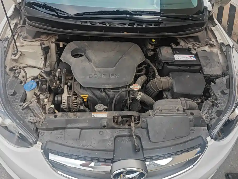 Hyundai Elantra Langdong — миниатюра 10