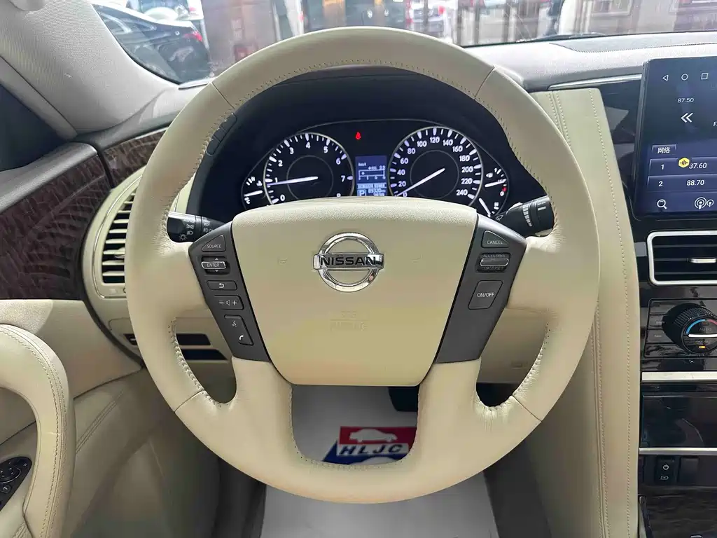 Nissan Patrol — миниатюра 11