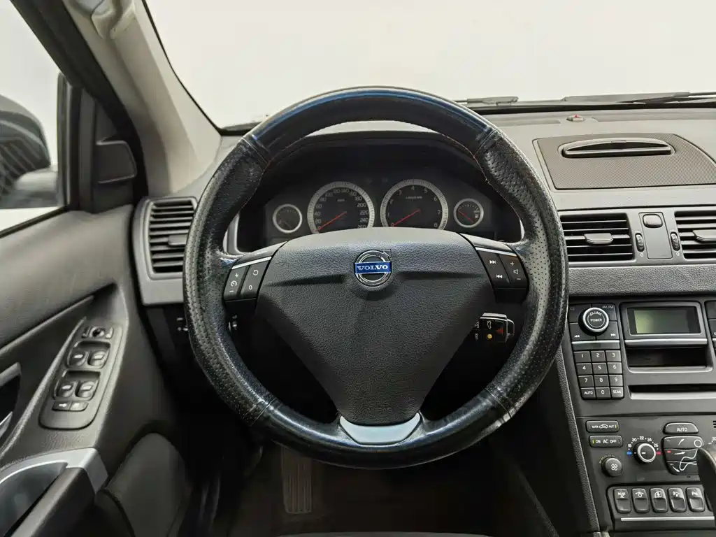 Volvo XC90 — миниатюра 11