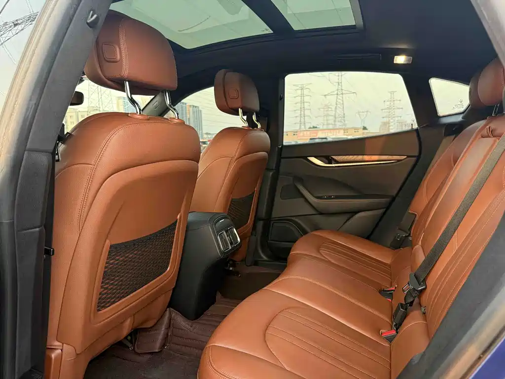 Maserati Levante — миниатюра 6