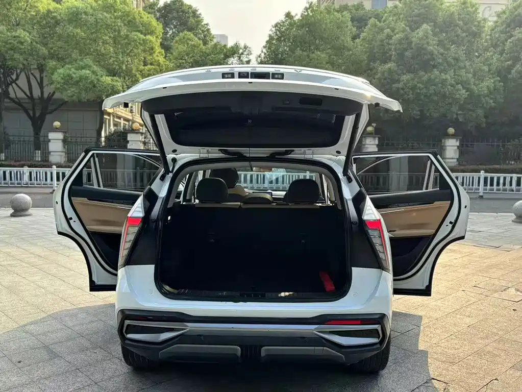 Geely Boyue L — миниатюра 13