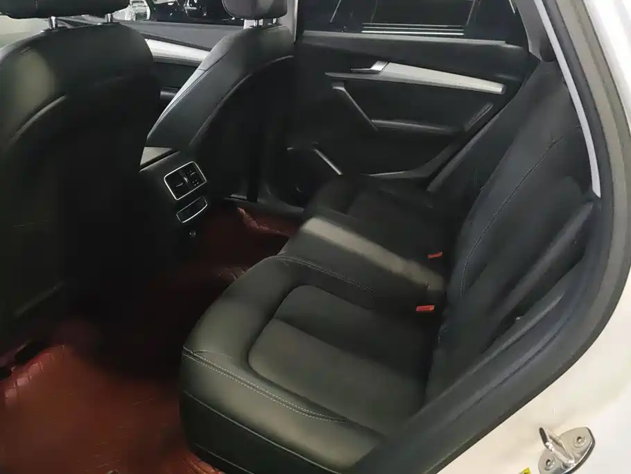 Audi Q5L — миниатюра 10