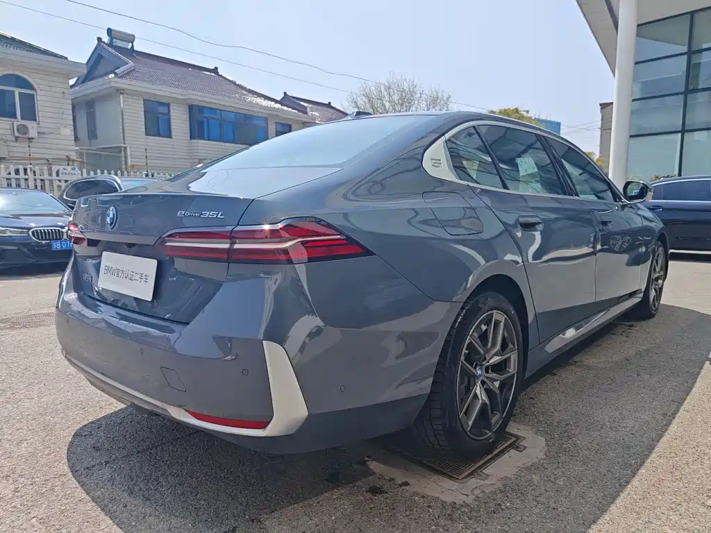 BMW i5 2024 eDrive 35L Premium Luxury