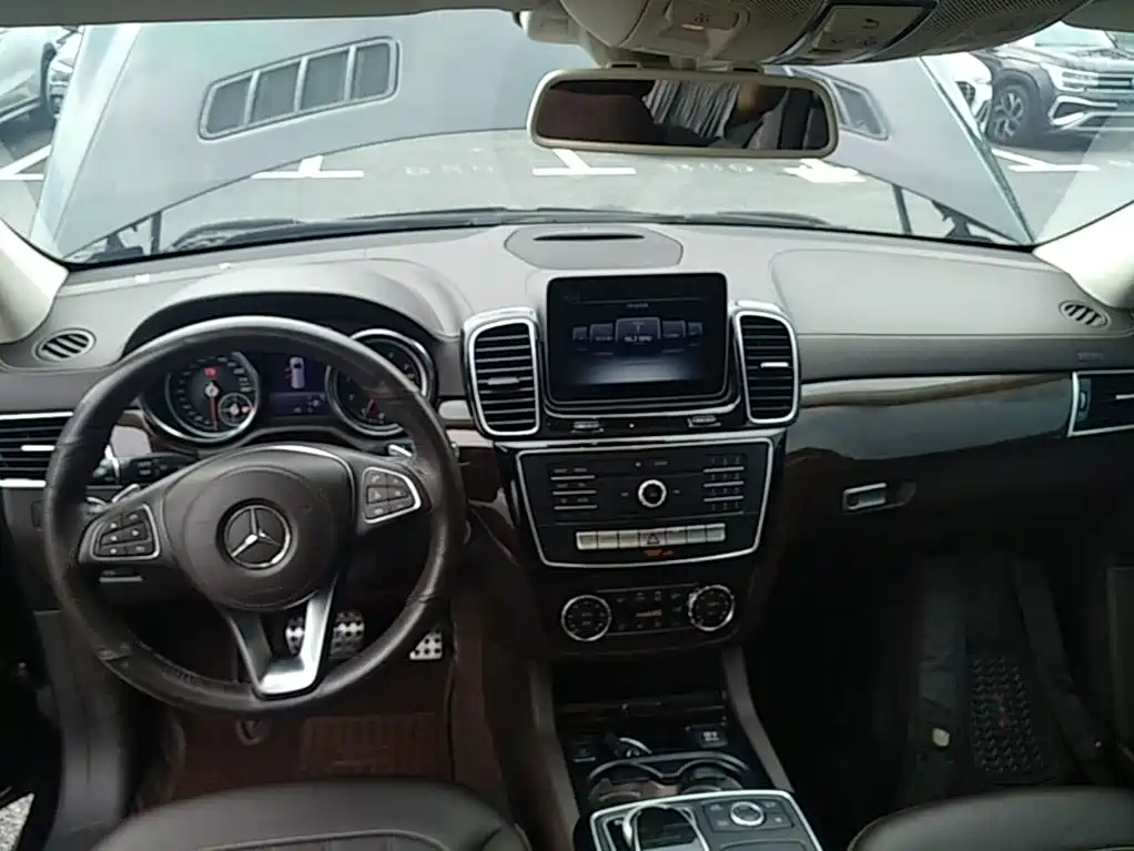 Mercedes-Benz GLS — миниатюра 10