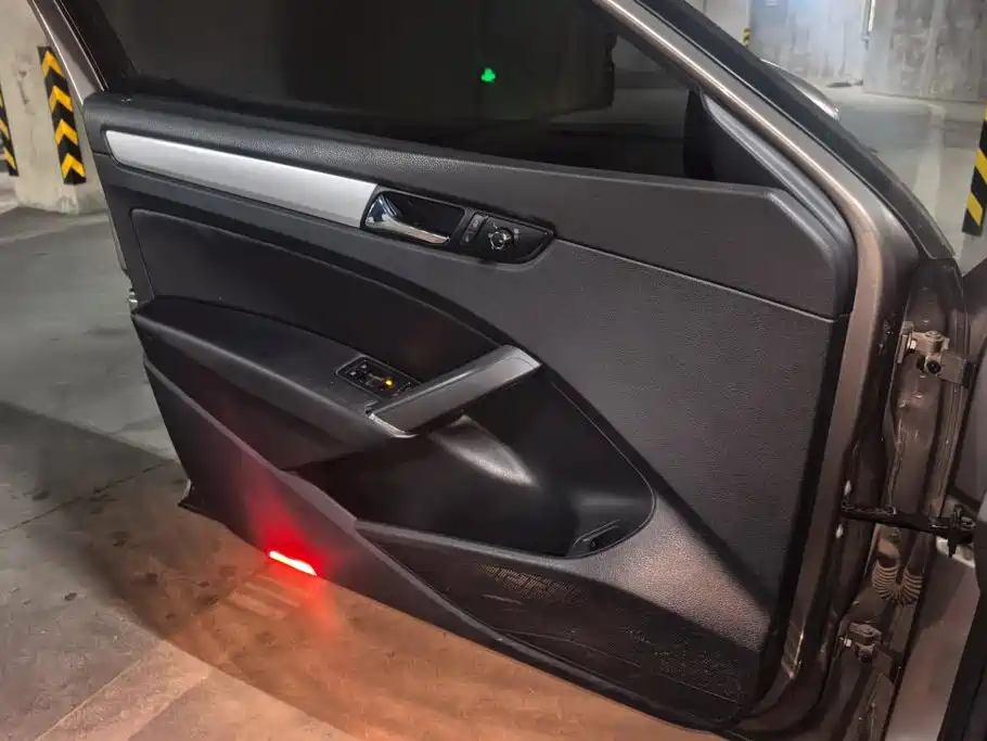 Volkswagen Passat — миниатюра 7