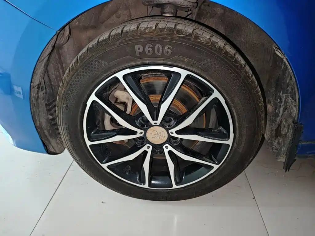 BYD MAX — миниатюра 23