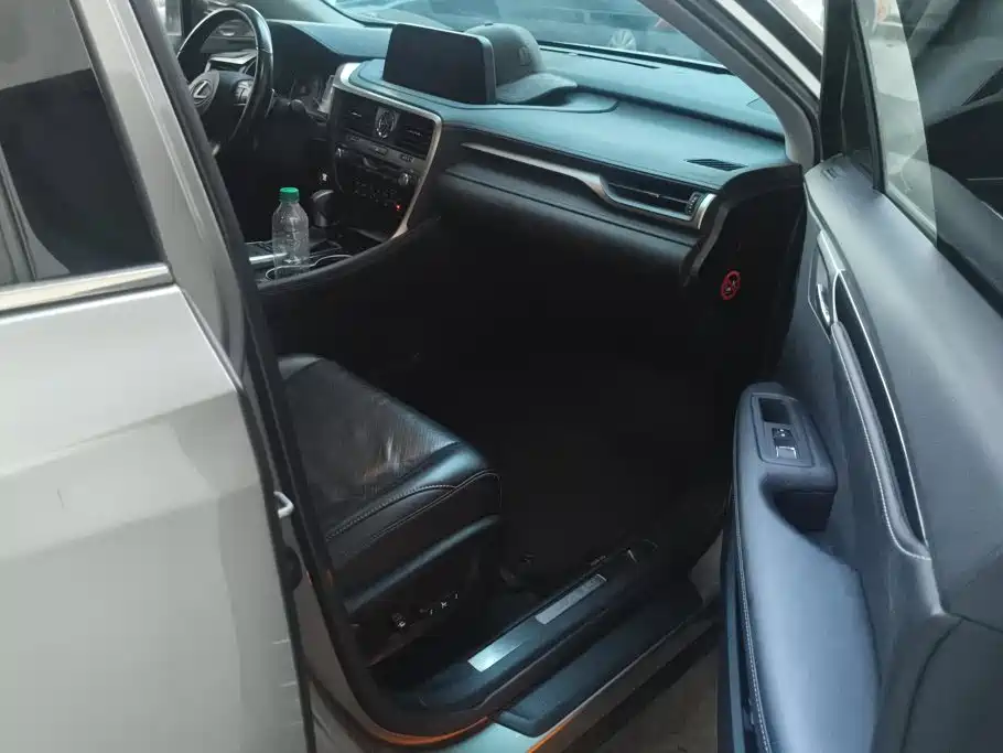 Lexus RX — миниатюра 8