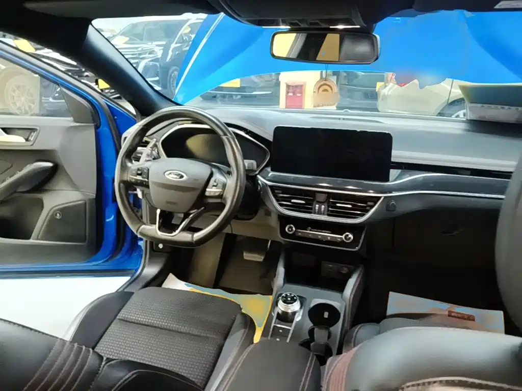 Ford Focus — миниатюра 10