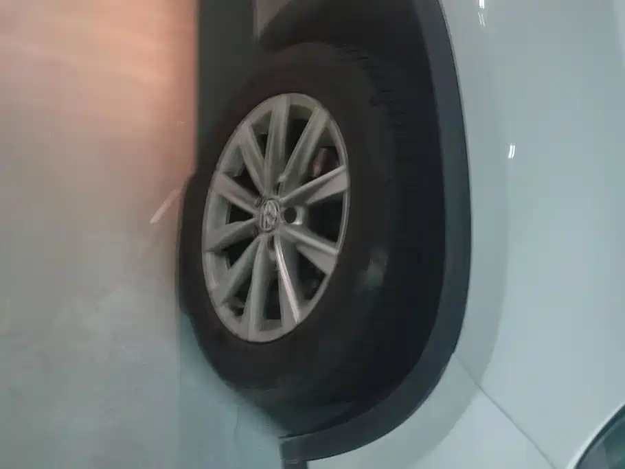 Volkswagen Tiguan — миниатюра 6