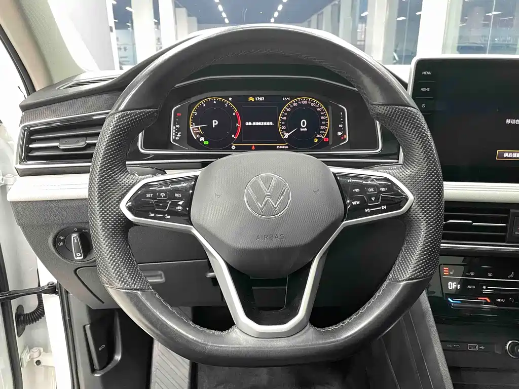 Volkswagen Tiguan L — миниатюра 4