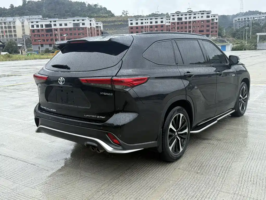 Toyota Crown Kluger — миниатюра 9