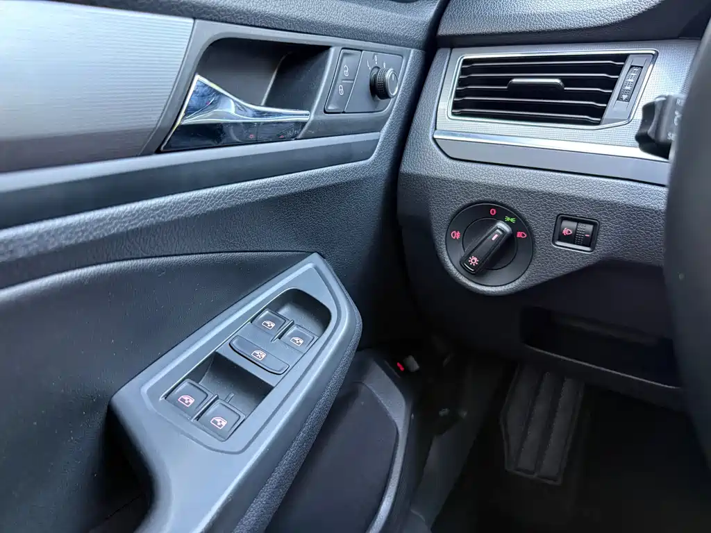 Volkswagen Bora — миниатюра 13