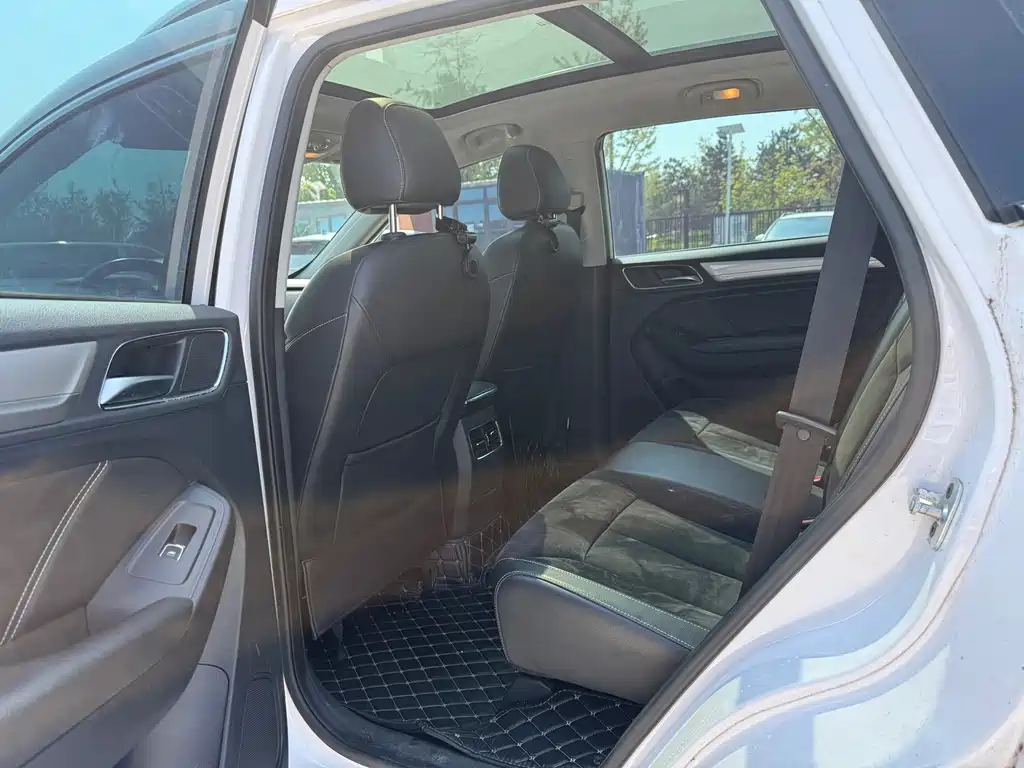 Roewe RX5 New Energy — миниатюра 8