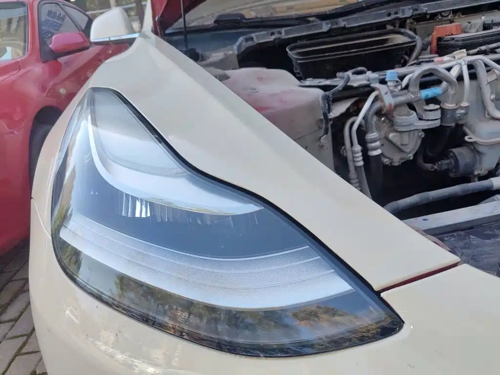 Tesla Model 3 — миниатюра 7