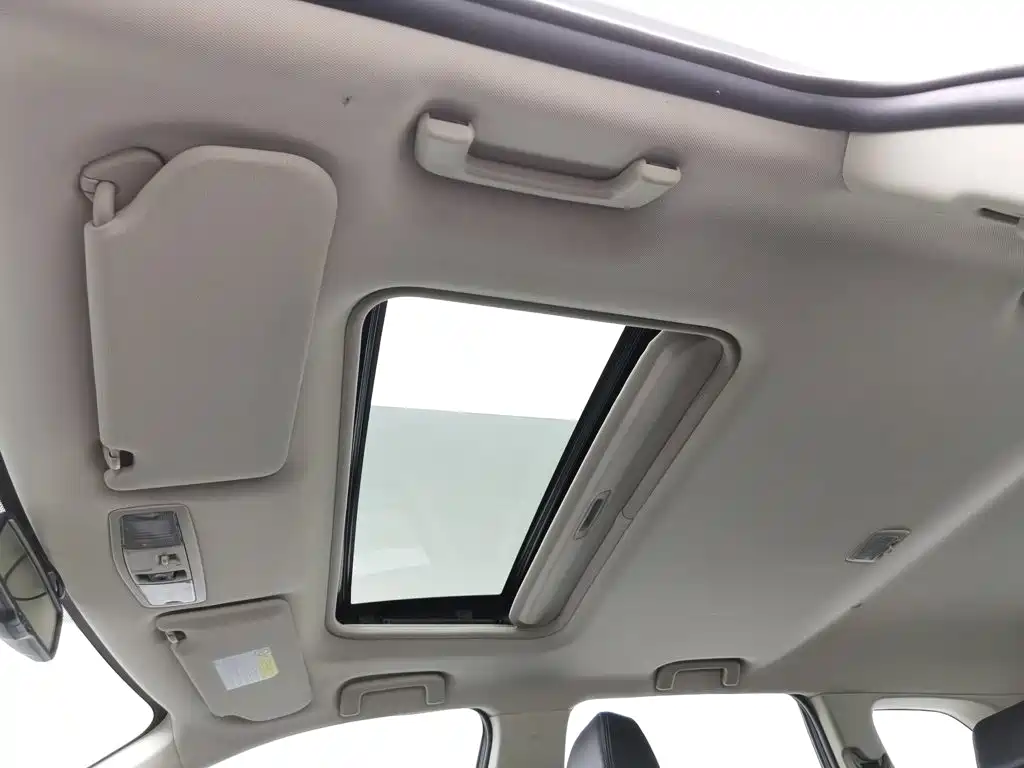 Mitsubishi Outlander — миниатюра 14