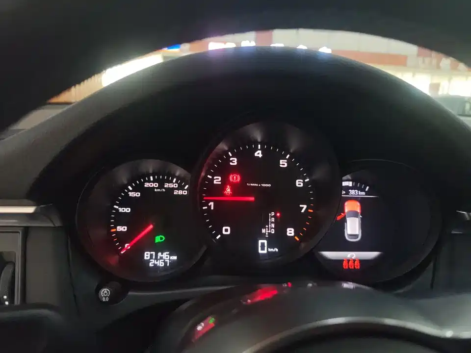 Porsche Macan — миниатюра 9
