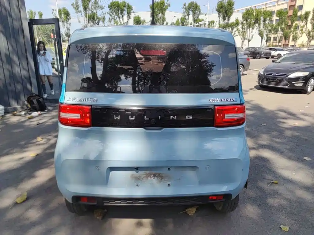 Wuling MINIEV — миниатюра 6