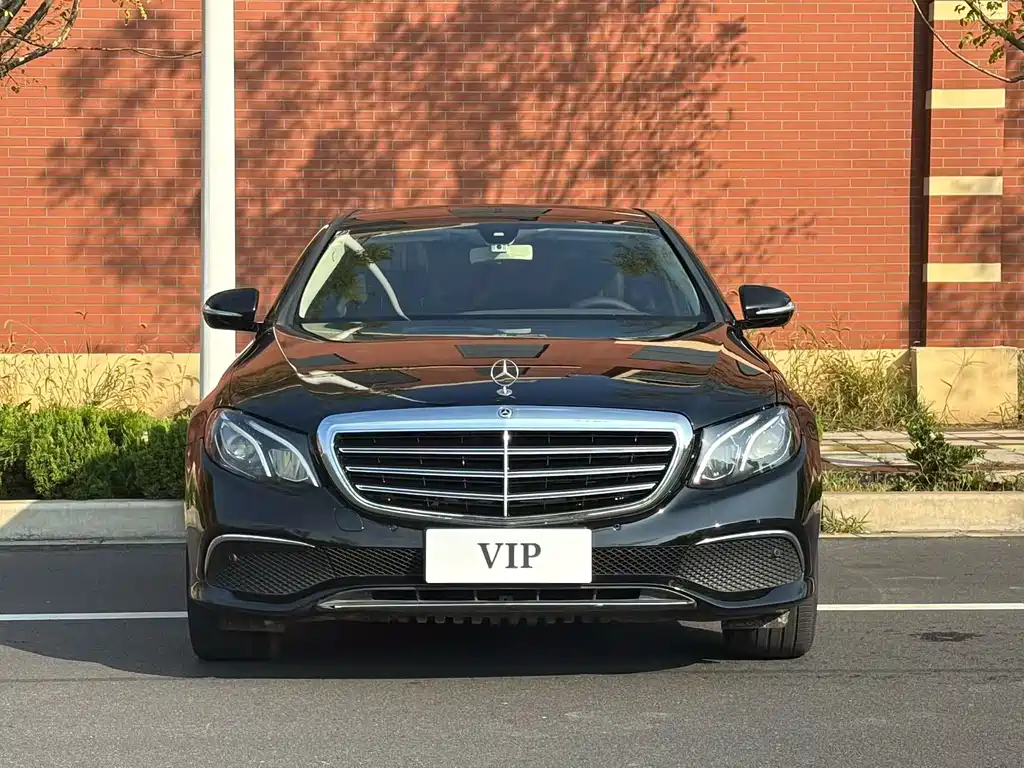 Mercedes-Benz E-Class — миниатюра 2