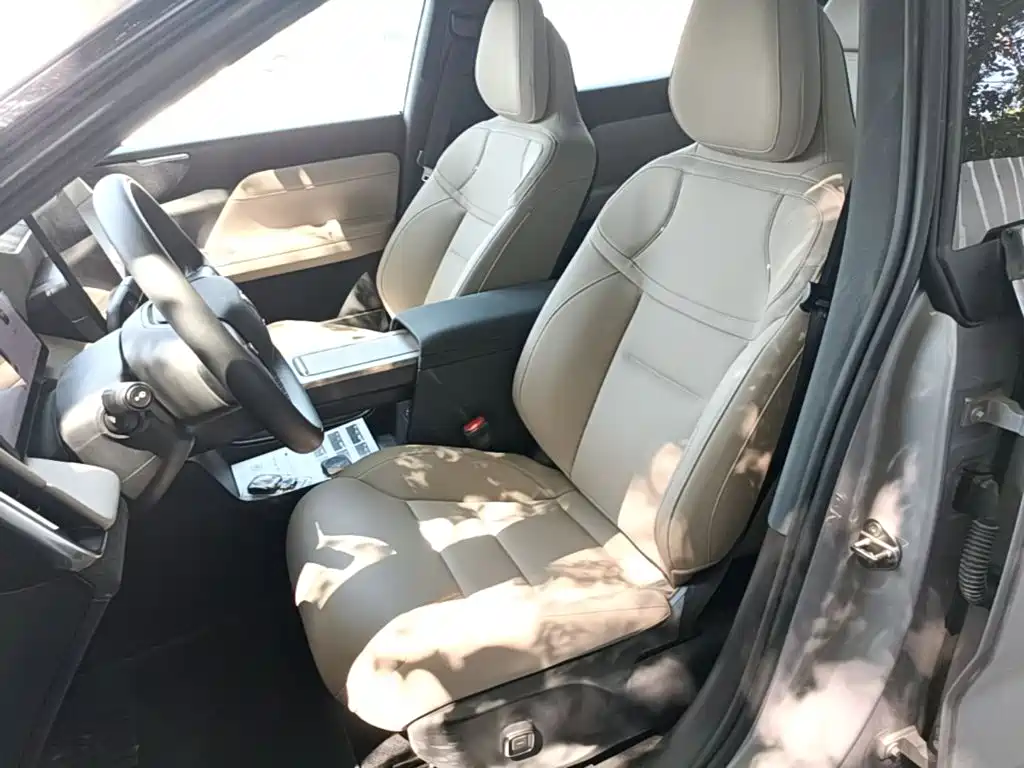 Volvo XC70 PHEV — миниатюра 15