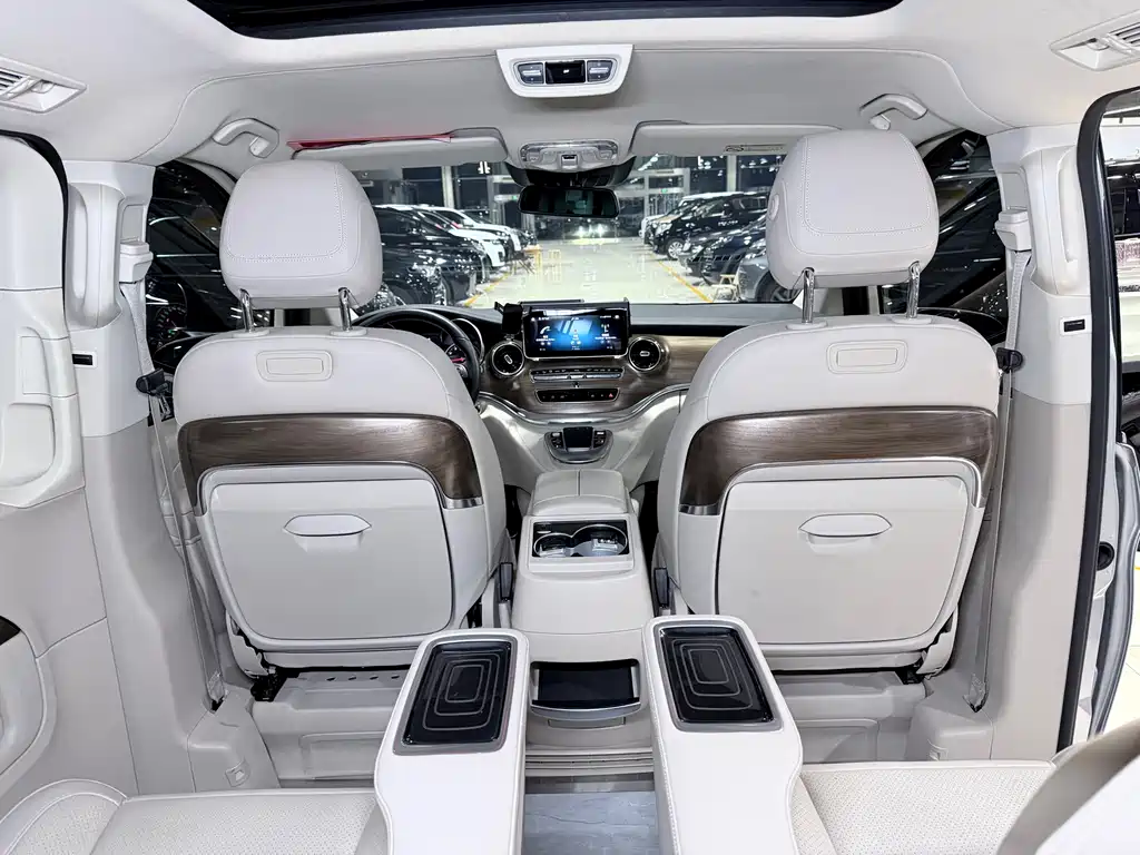 Mercedes-Benz V-Class — миниатюра 11