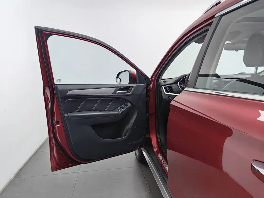 Roewe RX5 — миниатюра 8