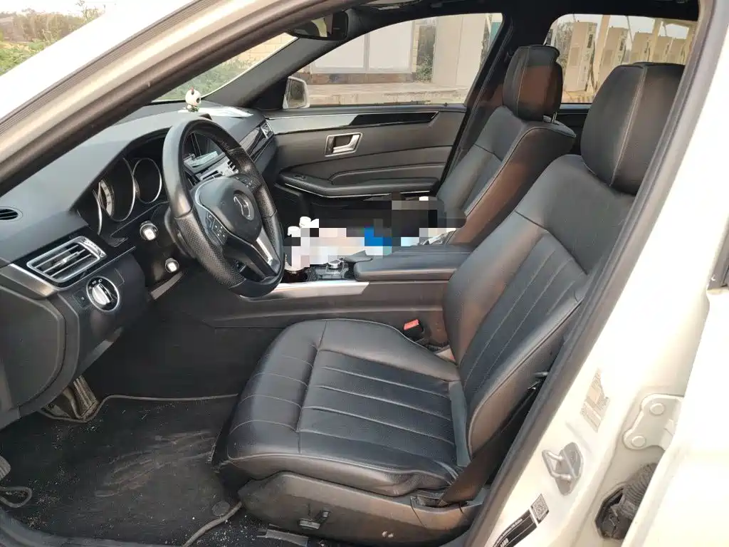 Mercedes-Benz E-Class — миниатюра 11