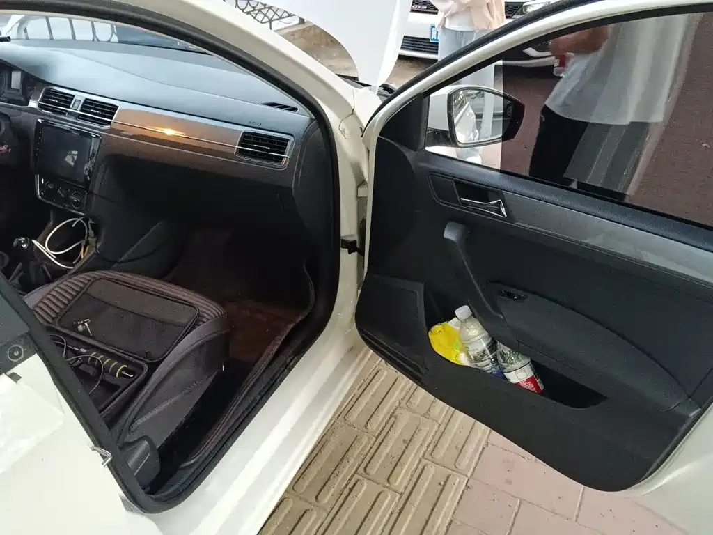 Volkswagen Santana — миниатюра 19