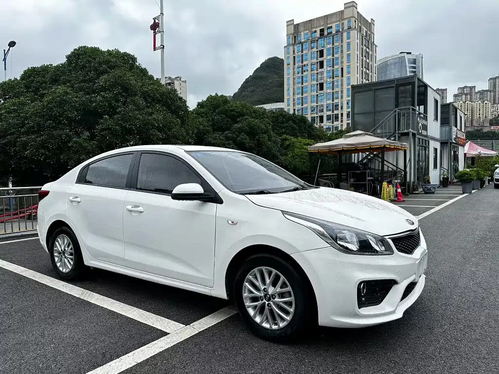 KIA K2