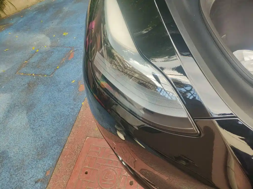 Tesla Model Y — миниатюра 7