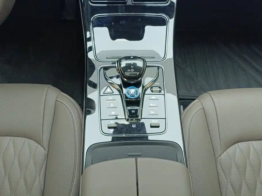 BYD Han — миниатюра 16