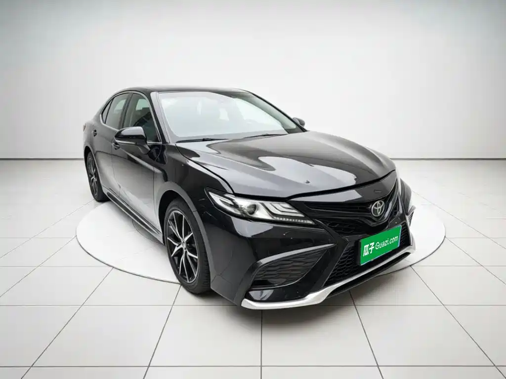 Toyota Camry — миниатюра 3