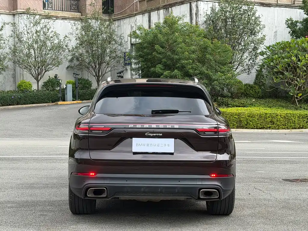 Porsche Cayenne — миниатюра 5